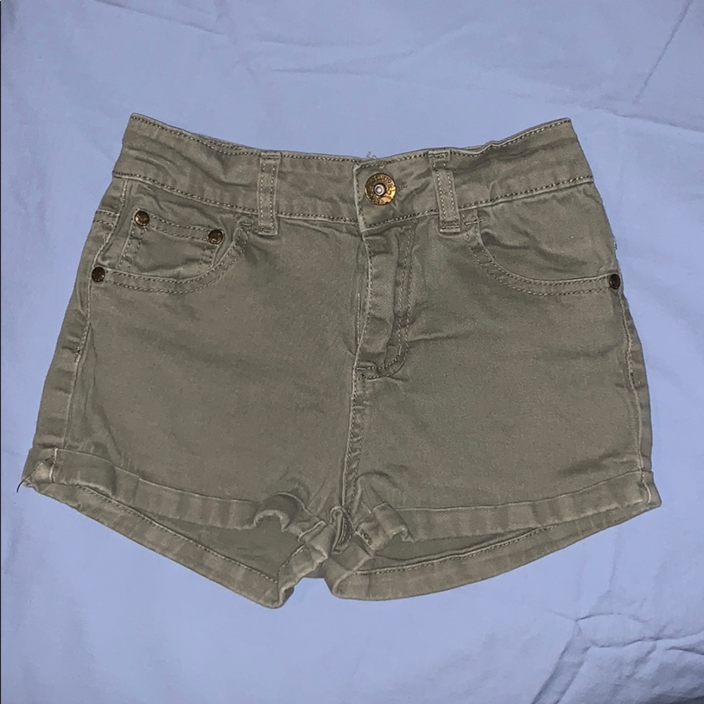 REFUGE cargo green shorts